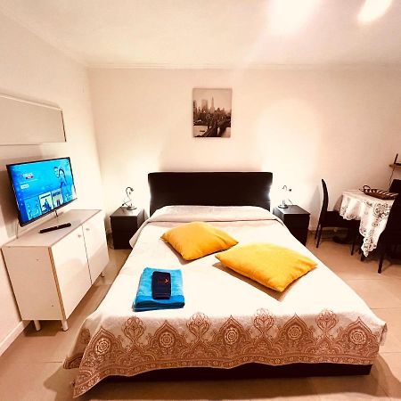 Monolocale A Mostacciano Apartman Róma Kültér fotó