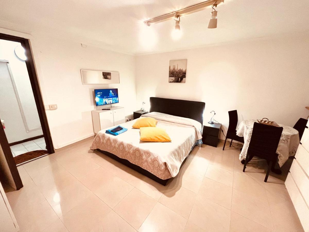 Monolocale A Mostacciano Apartman Róma Kültér fotó